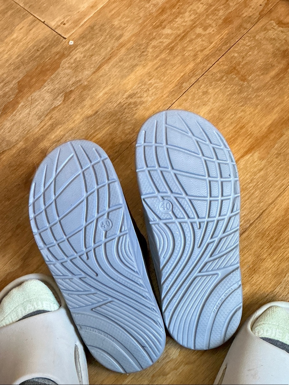 Black Slip-On Cushioned Recovery Slides W/ arch supports - Picture 3 of 4